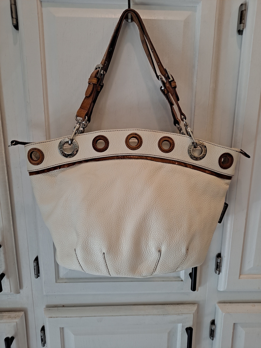 Adrienne Vittadini Off-White Pebbled Leather Chic Shoulder Bag Tan Trim Eyelets